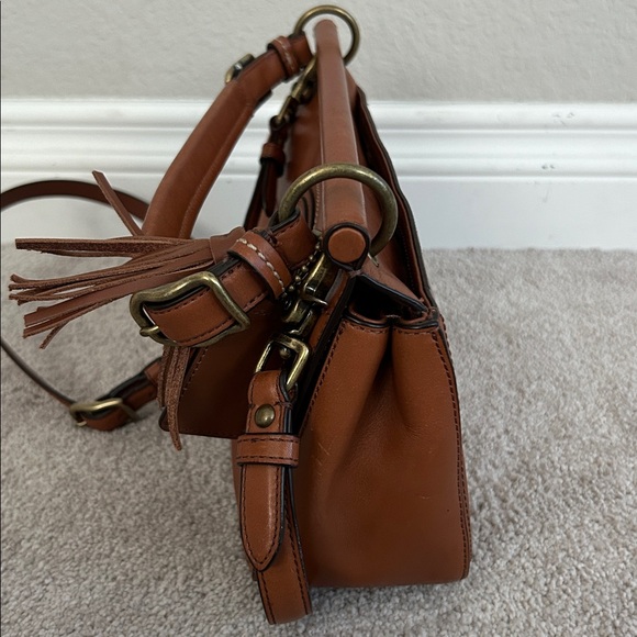 Elegant Brown Leather Shoulder Bag - Picture 10 of 11